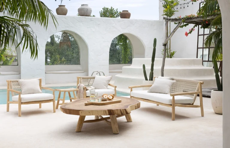 Embracing Al Fresco Comfort: Unveiling the Allure of Stylish Outdoor Lounge Settings